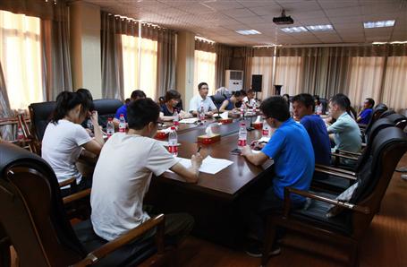 交流總結(jié)，提高財(cái)務(wù)水平