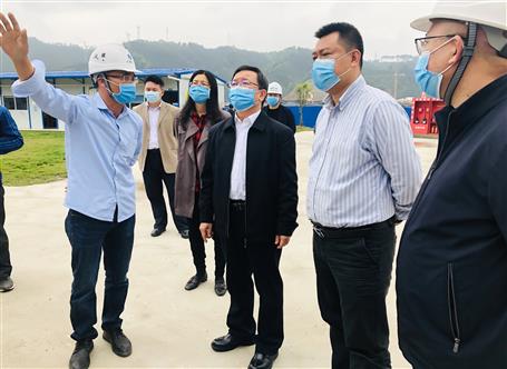 盧獻匾到三江縣古宜鎮(zhèn)第三初級中學(xué)項目指導(dǎo)工作