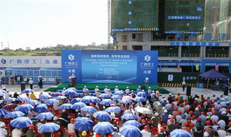 來賓市觀摩會(huì)在象州棚戶區(qū)改造項(xiàng)目舉行