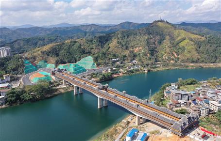 【奮戰(zhàn)四季度·決勝全年穩(wěn)】三江宜陽(yáng)大橋通車！